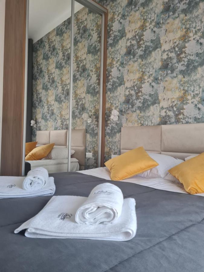 Daira Apartments อุสตรอเนียมอร์สเกีย ภายนอก รูปภาพ